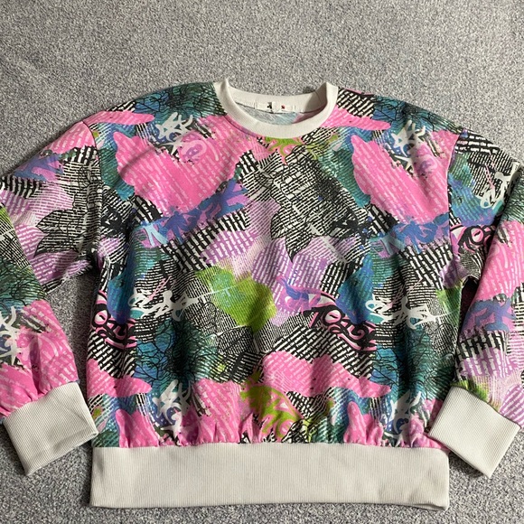 SOLD!!!!!! SIX Women’s Sweatshirts Bundle - Picture 10 of 13